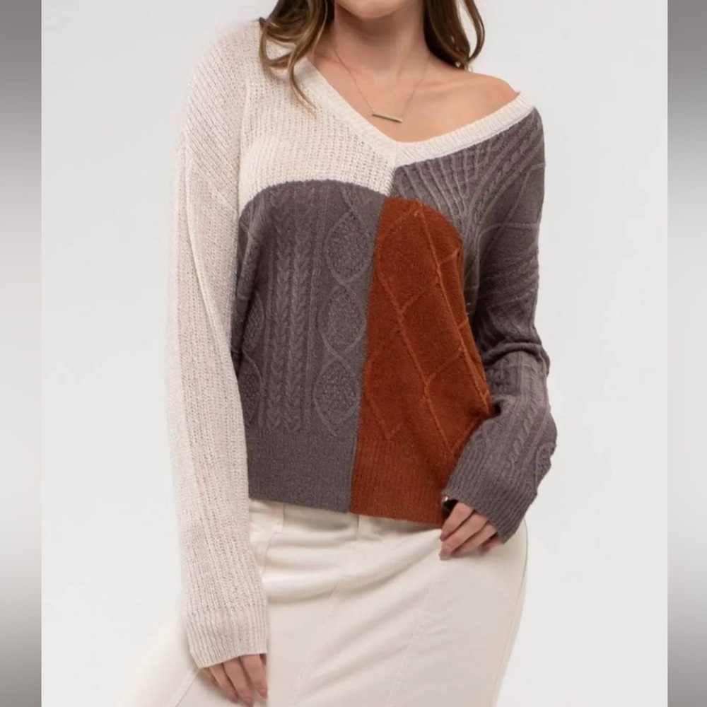 Blu Pepper NWT Colorblock Lightweight Sweater Long Sleeves V Neck